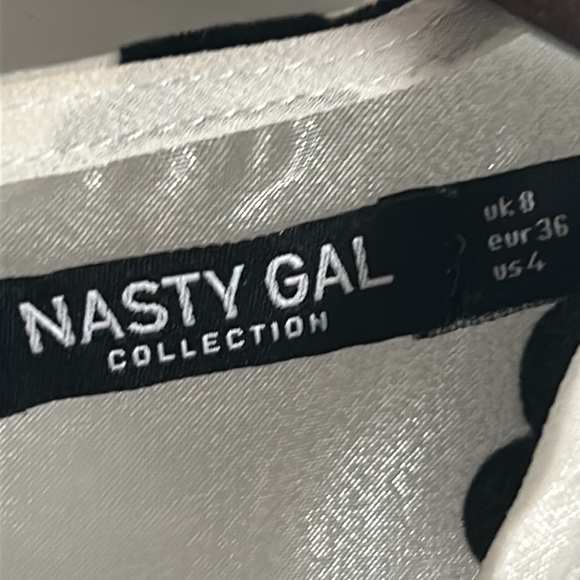 Nasty Gal Women’s Boxy Shimmering Sheer Felt Floral Appliqué Festival Summer Top - Picture 8 of 9